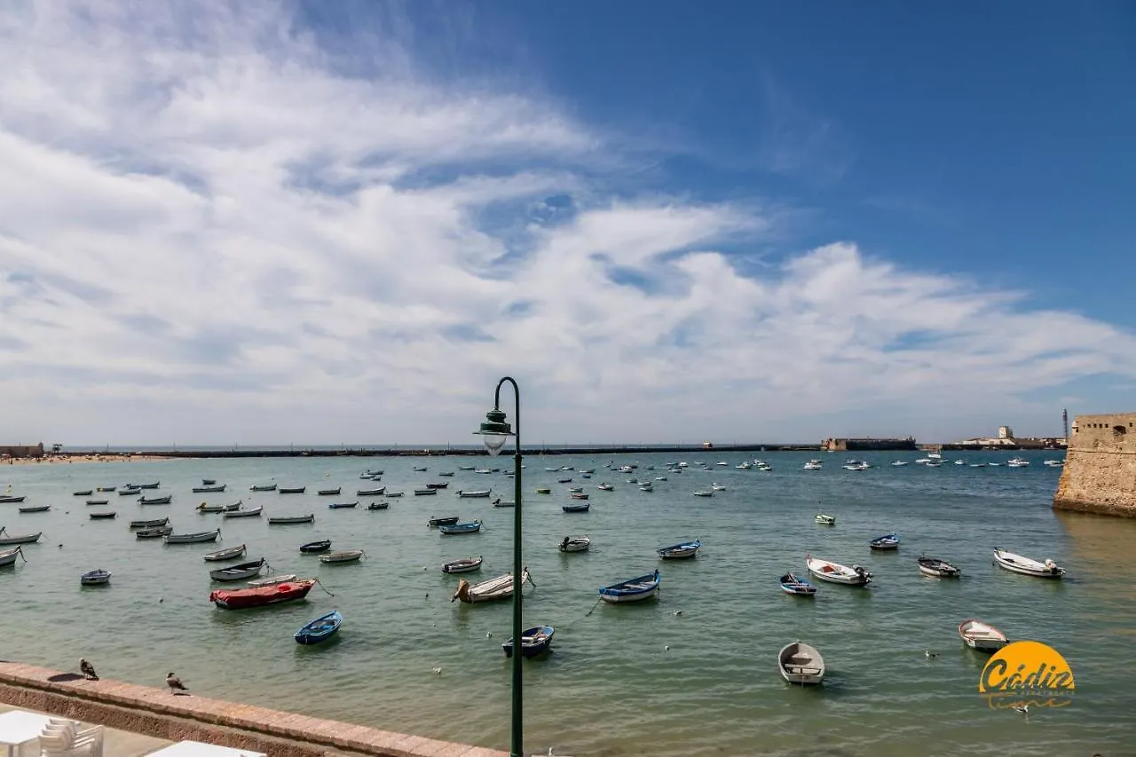 Апартаменты El Patio Del Mar By Cadiz Time 0*,  Испания